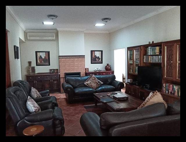 5 BEDROOM CLUSTER FOR SALE IN JORDAAN PARK